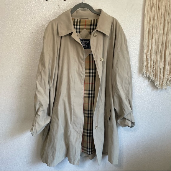 Vintage Burberry Khaki Trench Button Coat with Removable Hood Size Large (12) - Picture 2 of 15